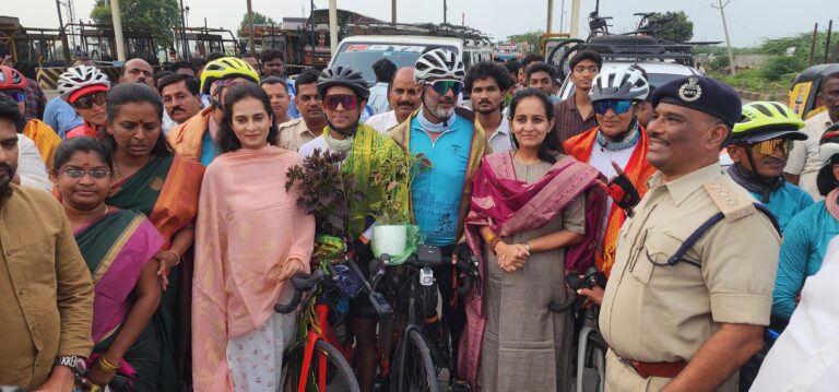 Ap-వైద్యుల సాహస సైకిల్ యాత్రకు ఎంపీ డాక్టర్ బైరెడ్డి శబరి ఘన స్వాగతం